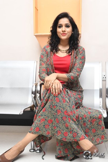 Rashmi-Gautam-At-Thanu-Vachenanta-Movie